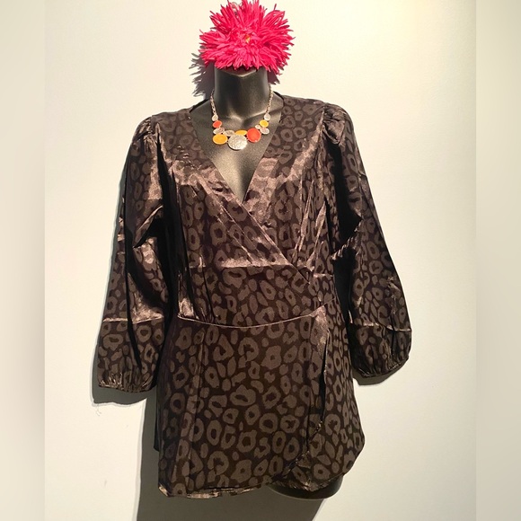 Jon & Anna Black Leopard Satin - Picture 3 of 10